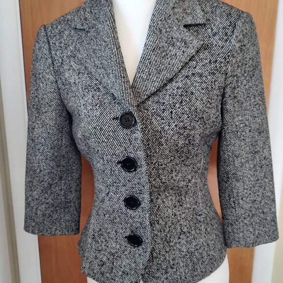 Trina Turk Three Quarter Sleeved jacket size 4 - Picture 1 of 6
